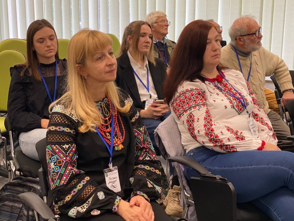 photo_5415621918654069706_y